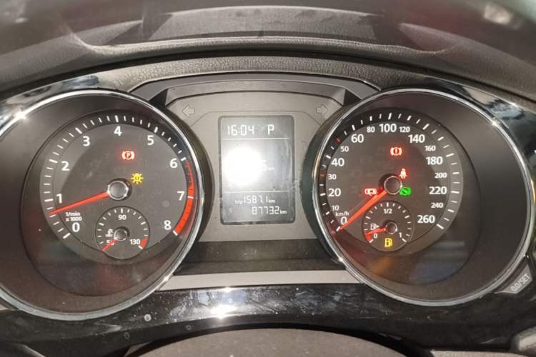 Used Volkswagen Sagitar 2017 230TSI Automatic Comfort Version Instrument Cluster