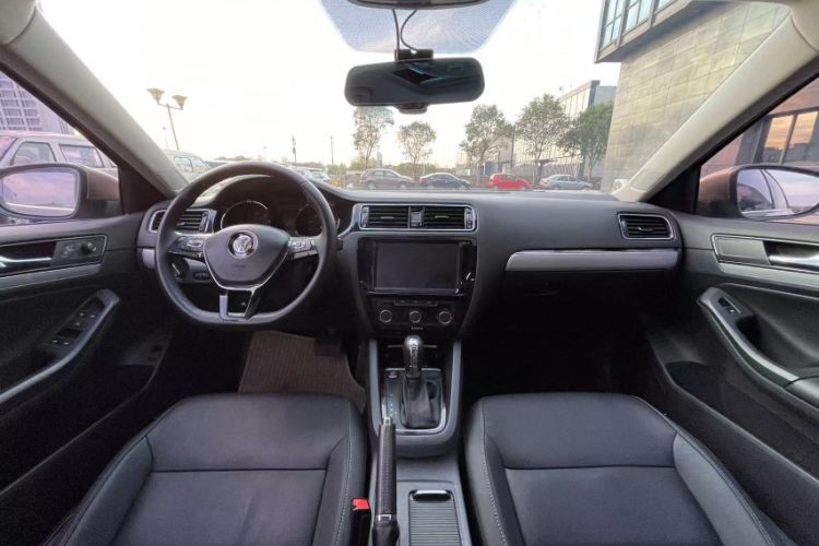 Used Volkswagen Sagitar 2017 1.6L Automatic Comfort Model Interior 2