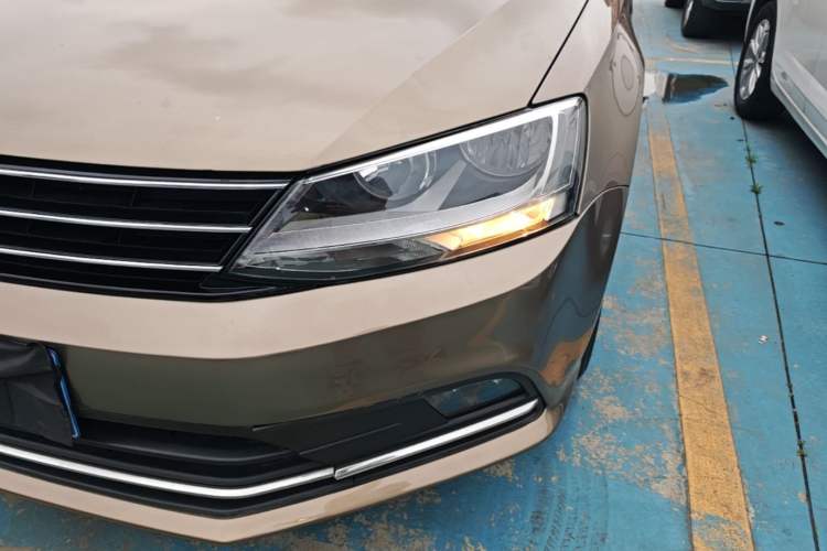 Used Volkswagen Sagitar 2017 1.6L Automatic Comfort Model Left Front Headlight