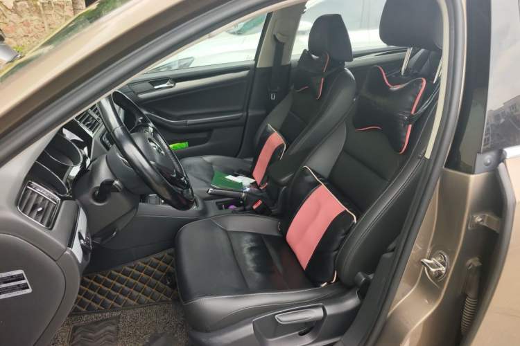 Used Volkswagen Sagitar 2017 1.6L Automatic Comfort Model Left Front Seat
