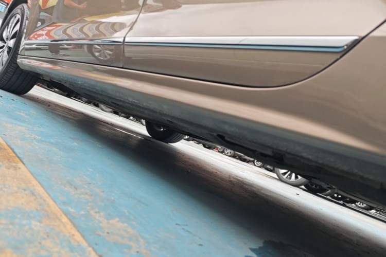 Used Volkswagen Sagitar 2017 1.6L Automatic Comfort Model Left Side Sill
