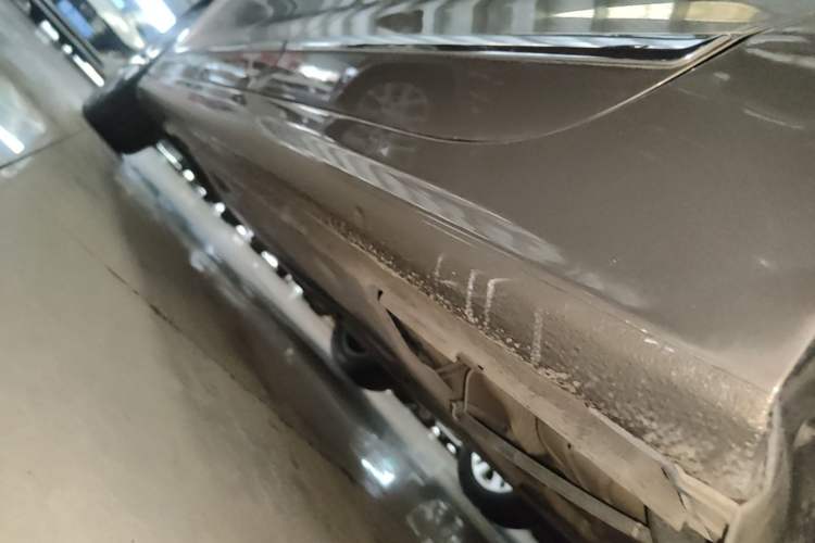 Used Volkswagen Sagitar 2017 230TSI Automatic Comfort Version Left Side Sill