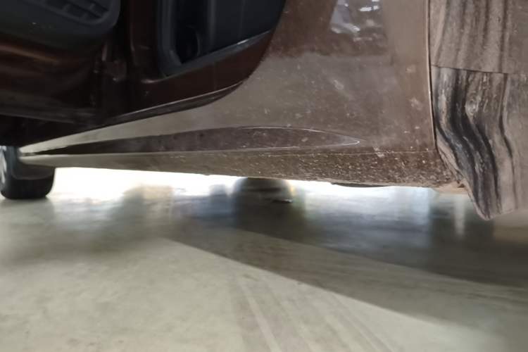 Used Volkswagen Sagitar 2017 230TSI Automatic Comfort Version Left Side Sill