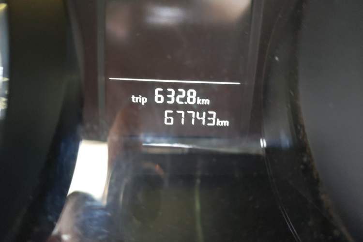 Used Volkswagen Sagitar 2017 230TSI Automatic Comfort Version Odometer Close Up