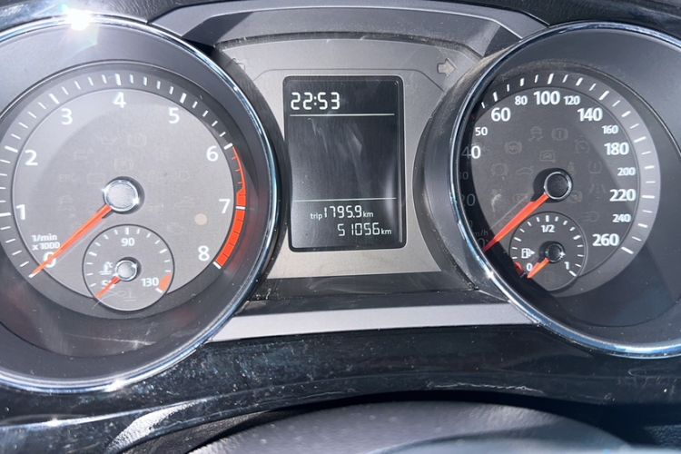 Used Volkswagen Sagitar 2017 230TSI Automatic Comfort Version Odometer Close Up