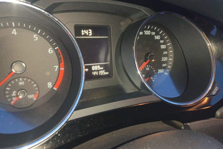 Used Volkswagen Sagitar 2017 230TSI Automatic Comfort Version Odometer Close Up