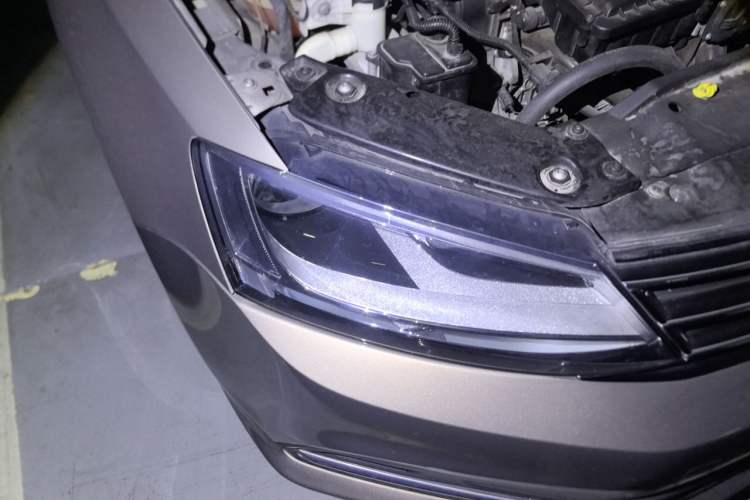 Used Volkswagen Sagitar 2017 1.6L Automatic Comfort Model Right Front Headlight