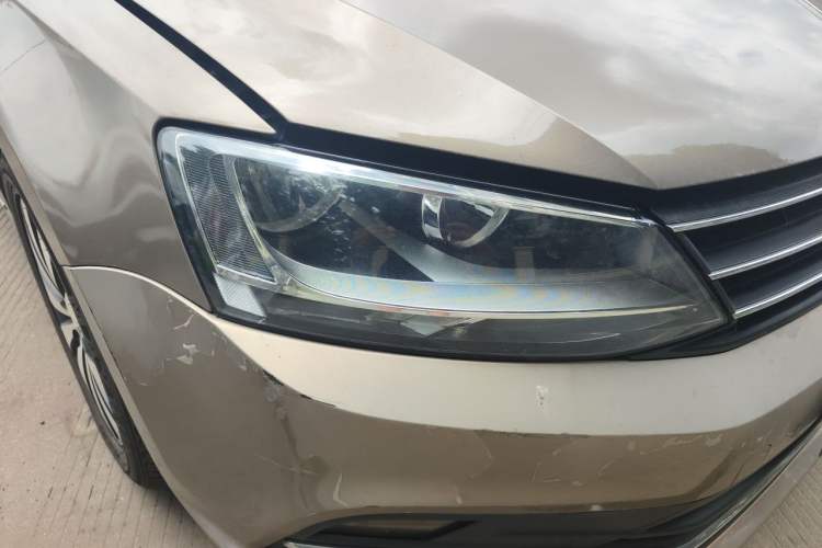 Used Volkswagen Sagitar 2017 1.6L Automatic Comfort Model Right Front Headlight
