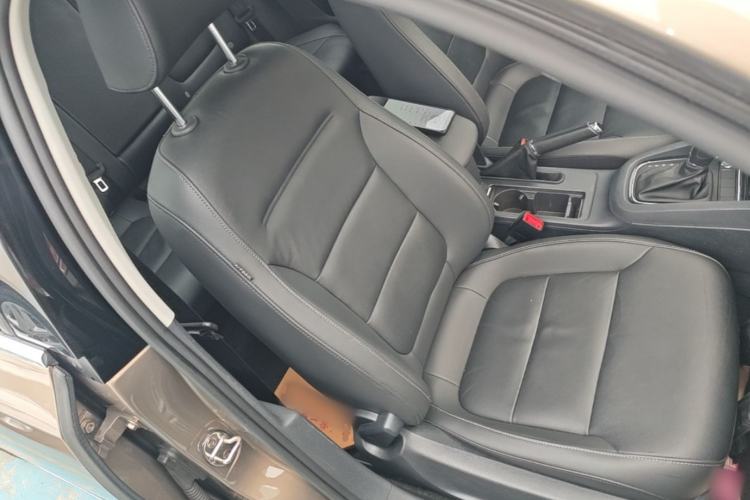 Used Volkswagen Sagitar 2017 1.6L Automatic Comfort Model Right Front Seat