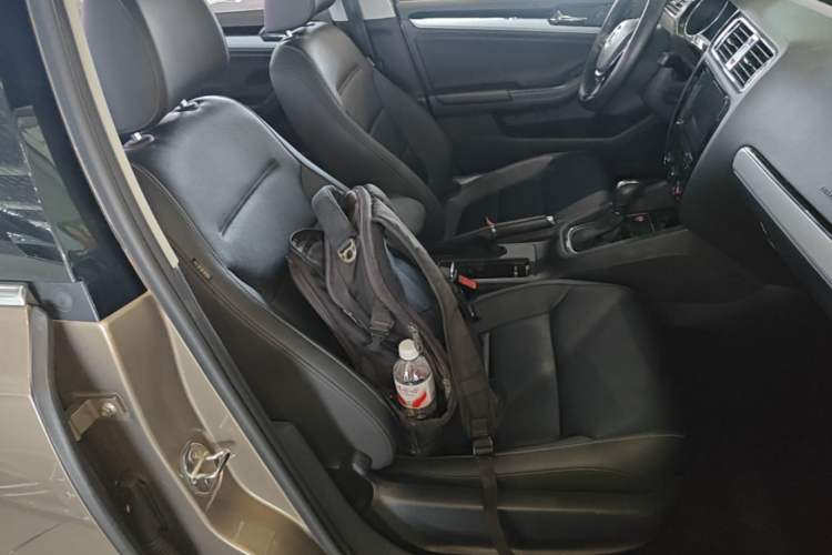Used Volkswagen Sagitar 2017 1.6L Automatic Comfort Model Right Front Seat