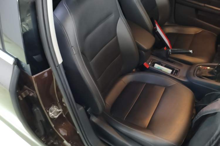 Used Volkswagen Sagitar 2017 230TSI Automatic Comfort Version Right Front Seat