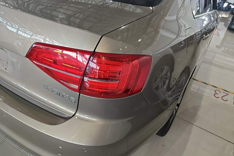 Used Volkswagen Sagitar 2017 1.6L Automatic Comfort Model Right Rear Taillight