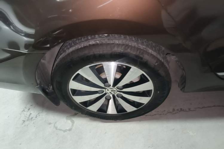 Used Volkswagen Sagitar 2017 230TSI Automatic Comfort Version Right Rear Wheel Hub