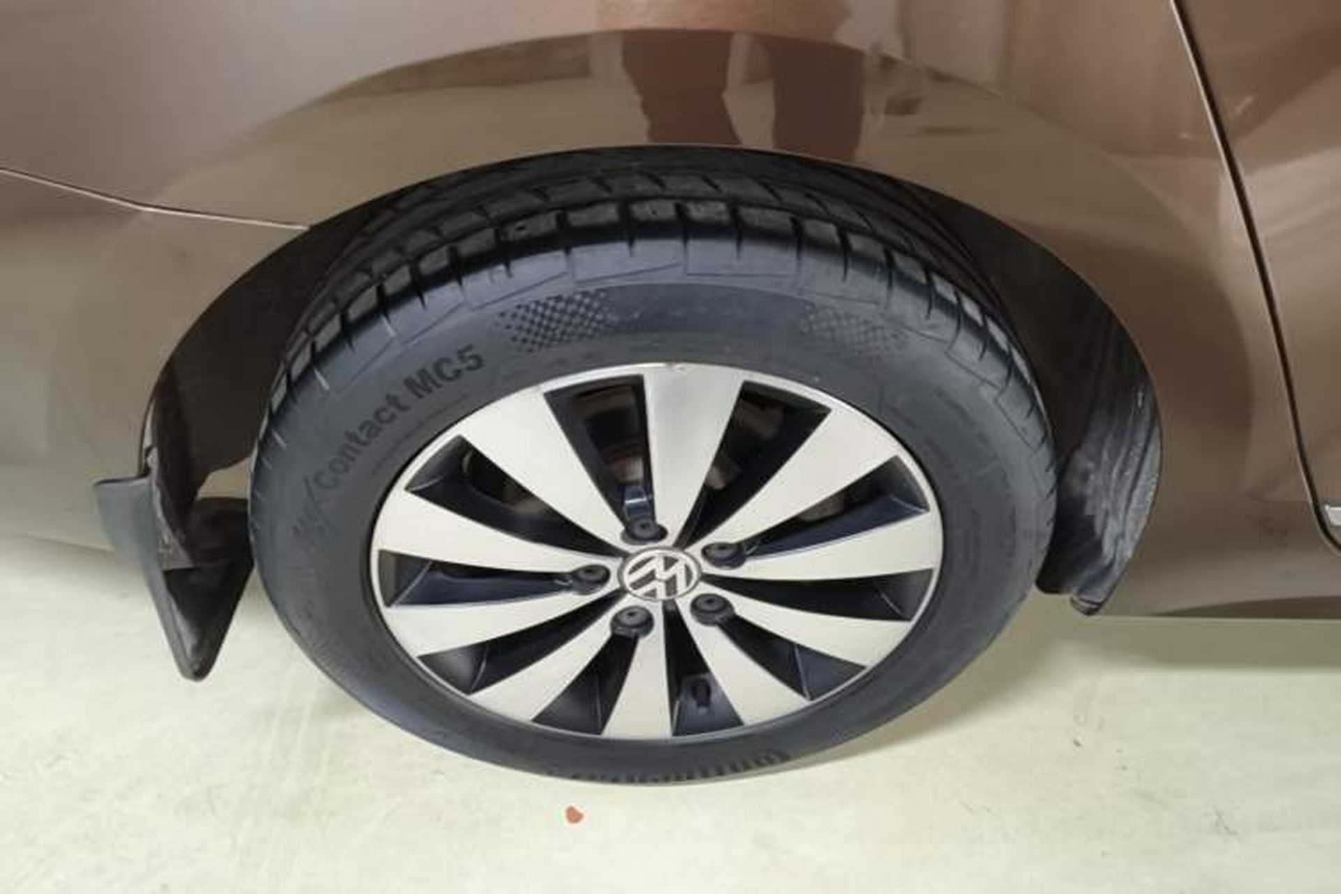 Used Volkswagen Sagitar 2017 230TSI Automatic Comfort Version Right Rear Wheel Hub