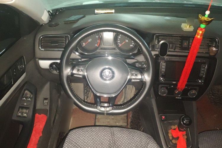 Used Volkswagen Sagitar 2017 1.6L Manual Comfort Model Steering Wheel