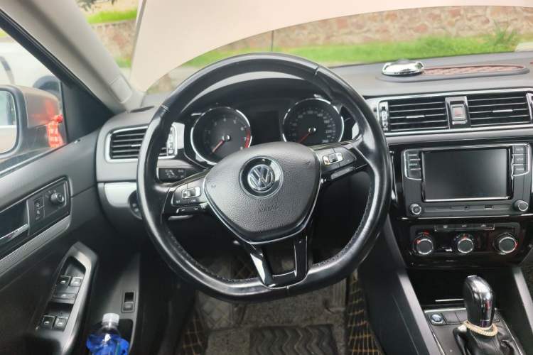 Used Volkswagen Sagitar 2017 1.6L Automatic Comfort Model Steering Wheel