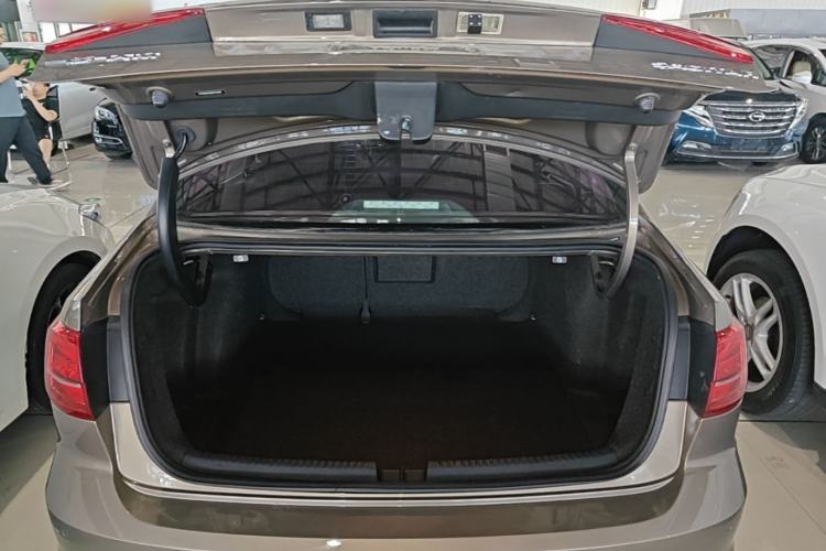 Used Volkswagen Sagitar 2017 1.6L Automatic Comfort Model Trunk
