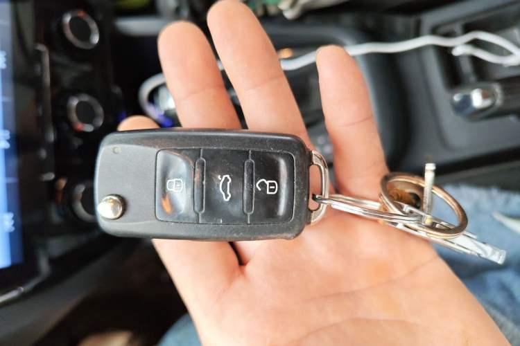Used Volkswagen Sagitar 2017 230TSI Automatic Comfort Version Vehicle Key