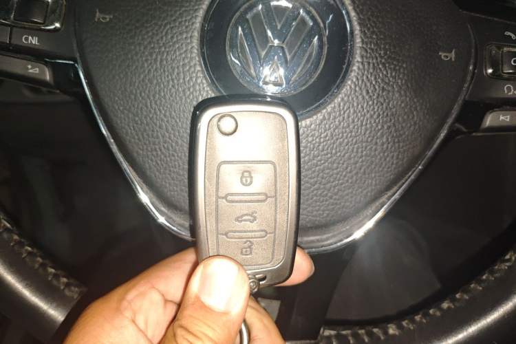 Used Volkswagen Sagitar 2017 1.6L Manual Comfort Model Vehicle Key