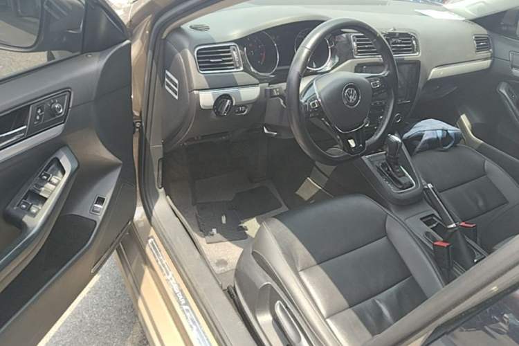 Used Volkswagen Sagitar 2017 1.6L Automatic Comfort Model Driver Seat