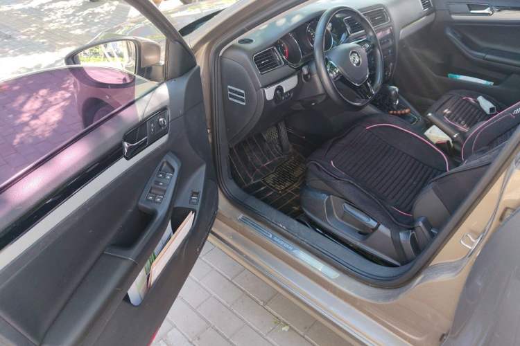 Used Volkswagen Sagitar 2017 1.6L Automatic Comfort Model Driver Seat