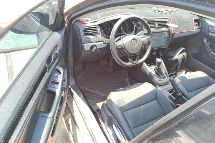 Used Volkswagen Sagitar 2017 1.6L Automatic Comfort Model Driver Seat