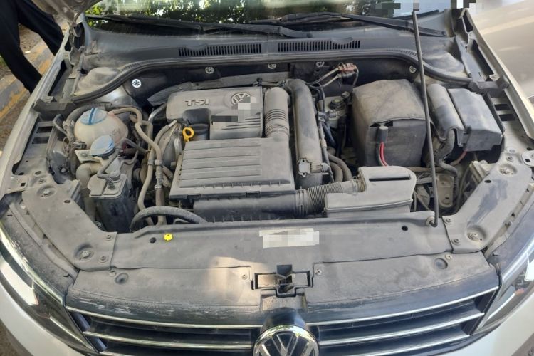 Used Volkswagen Sagitar 2017 230TSI Automatic Luxury Edition Engine Bay