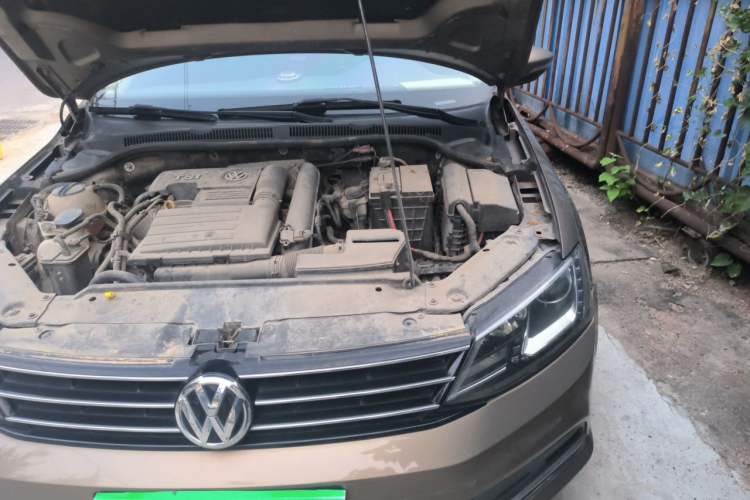 Used Volkswagen Sagitar 2017 230TSI Automatic Luxury Edition Engine Bay Left