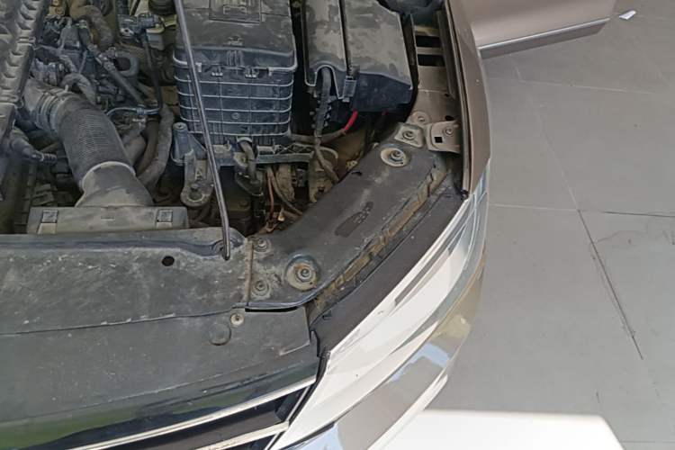 Used Volkswagen Sagitar 2017 1.6L Automatic Comfort Model Engine Bay Left