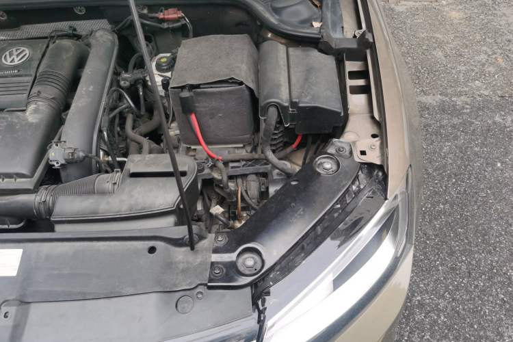 Used Volkswagen Sagitar 2017 230TSI Automatic Comfort Version Engine Bay Left