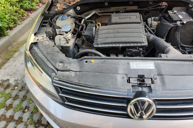 Used Volkswagen Sagitar 2017 1.6L Manual Comfort Model Engine Bay Right
