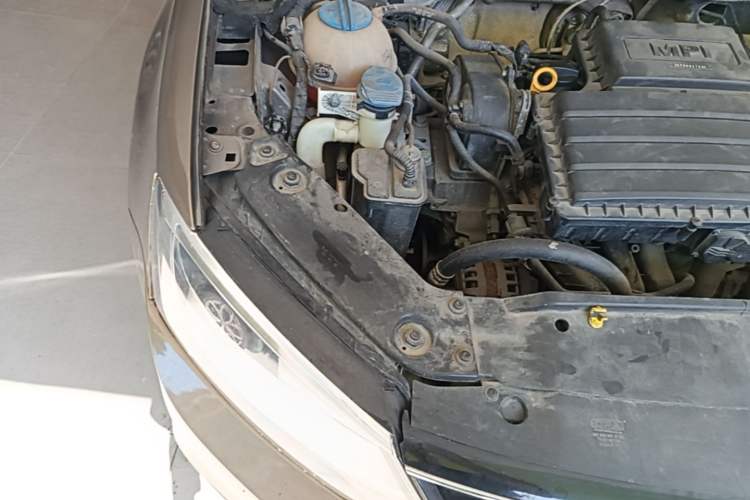 Used Volkswagen Sagitar 2017 1.6L Automatic Comfort Model Engine Bay Right
