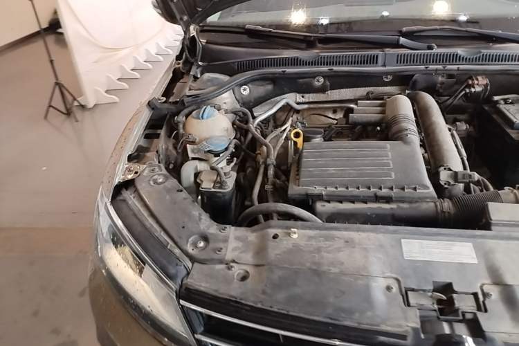 Used Volkswagen Sagitar 2017 230TSI Automatic Comfort Version Engine Bay Right