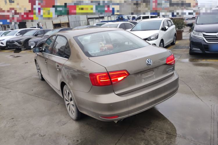 Used Volkswagen Sagitar 2017 230TSI Automatic Comfort Version Exterior 2