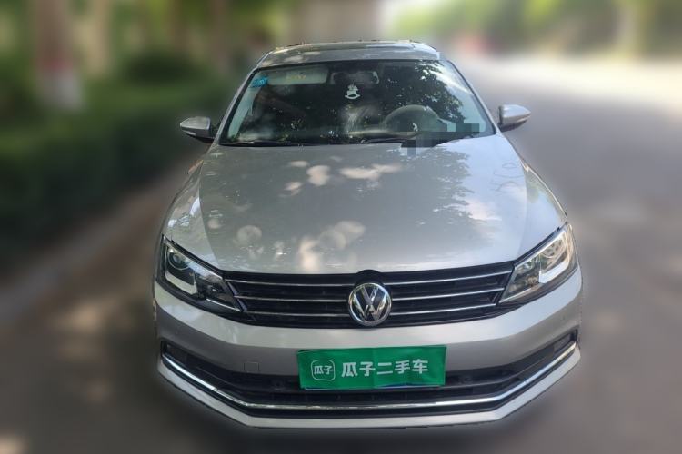 Used Volkswagen Sagitar 2017 230TSI Automatic Luxury Edition Front