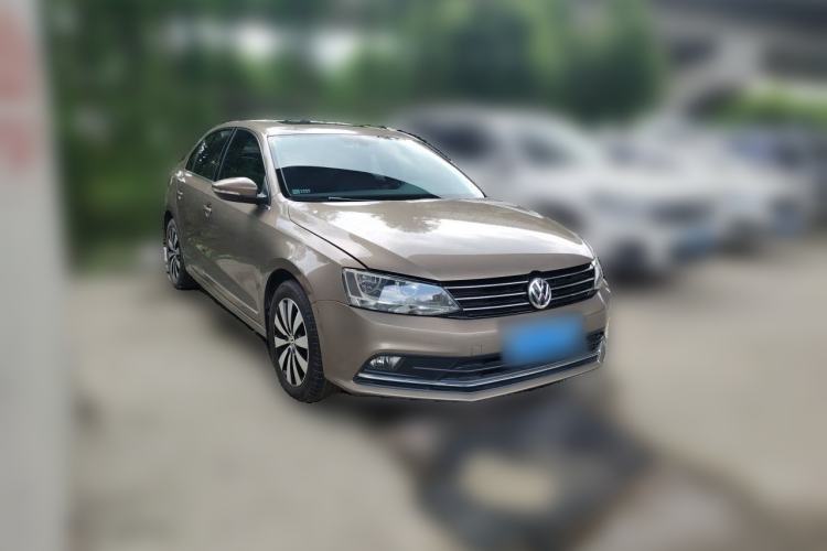 Used Volkswagen Sagitar 2017 180TSI Automatic Luxury Edition Front Right 45 Deg