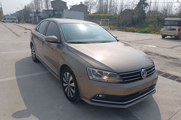 Used Volkswagen Sagitar 2017 180TSI Automatic Luxury Edition Front Right 45 Deg