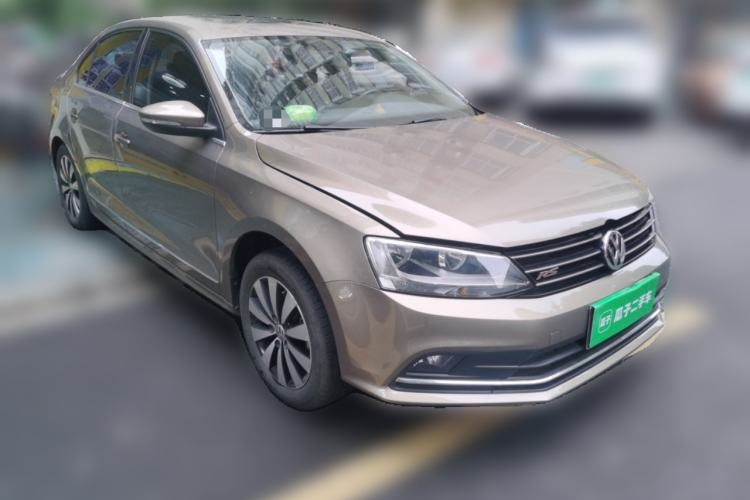 Used Volkswagen Sagitar 2017 230TSI Automatic Comfort Version Front Right 45 Deg