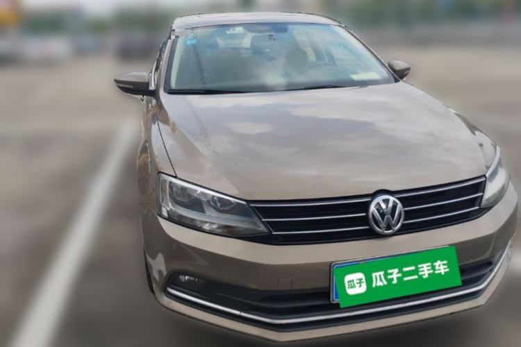 Used Volkswagen Sagitar 2017 230TSI Automatic Comfort Version Front Right 45 Deg