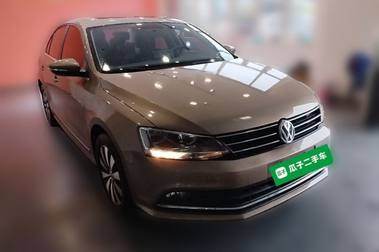 Used Volkswagen Sagitar 2017 230TSI Automatic Comfort Version Front Right 45 Deg