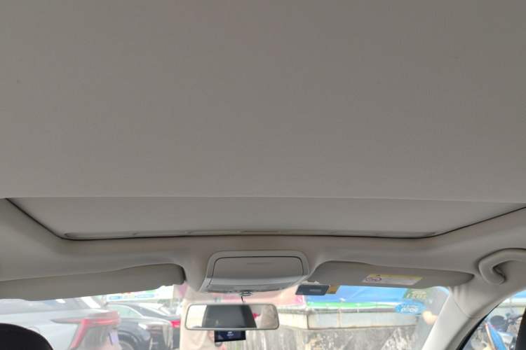 Used Volkswagen Sagitar 2017 230TSI Automatic Comfort Version Headliner