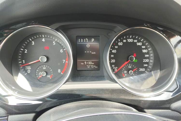Used Volkswagen Sagitar 2017 230TSI Automatic Comfort Version Instrument Cluster