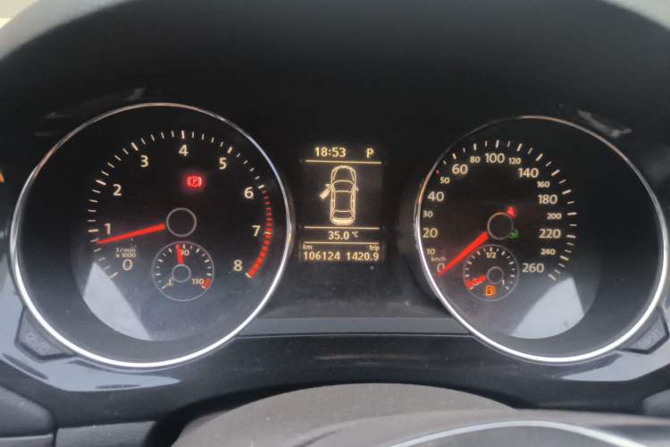 Used Volkswagen Sagitar 2017 230TSI Automatic Luxury Edition Instrument Cluster