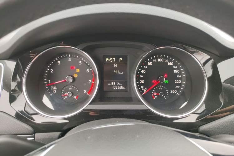 Used Volkswagen Sagitar 2017 230TSI Automatic Comfort Version Instrument Cluster