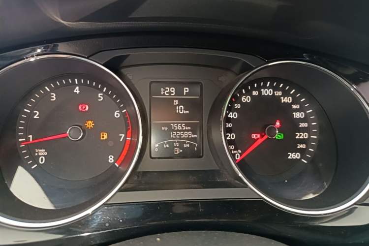Used Volkswagen Sagitar 2017 1.6L Automatic Comfort Model Instrument Cluster
