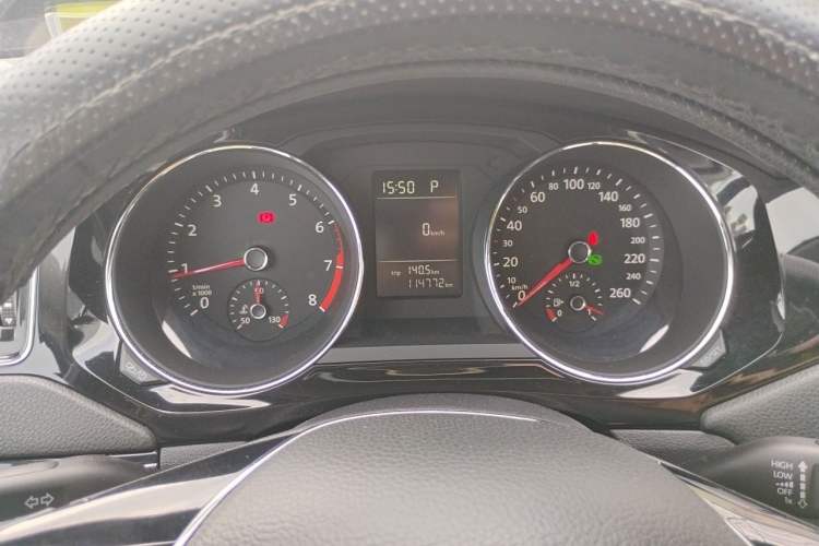 Used Volkswagen Sagitar 2017 230TSI Automatic Comfort Version Instrument Cluster
