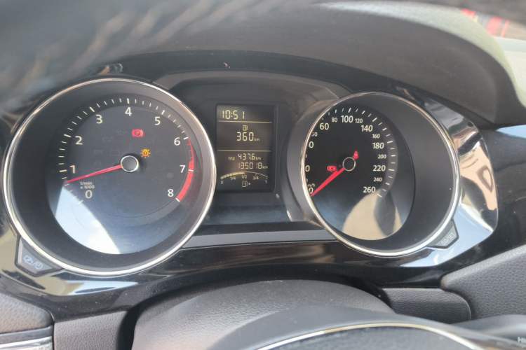 Used Volkswagen Sagitar 2017 1.6L Manual Comfort Model Instrument Cluster