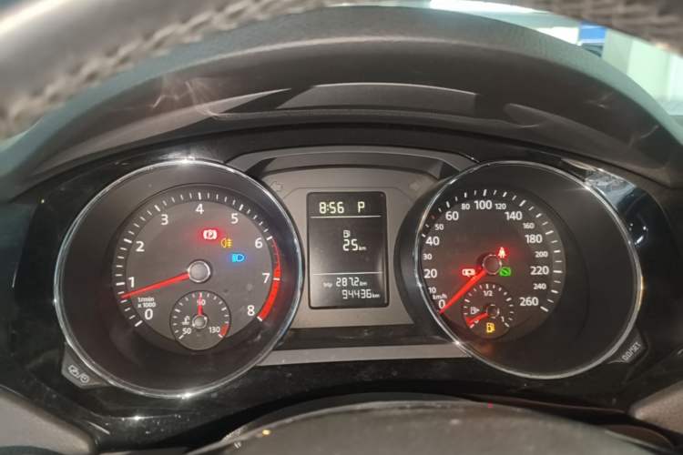 Used Volkswagen Sagitar 2017 230TSI Automatic Comfort Version Instrument Cluster