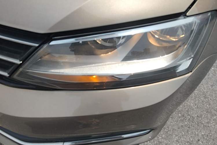 Used Volkswagen Sagitar 2017 1.6L Automatic Comfort Model Left Front Headlight