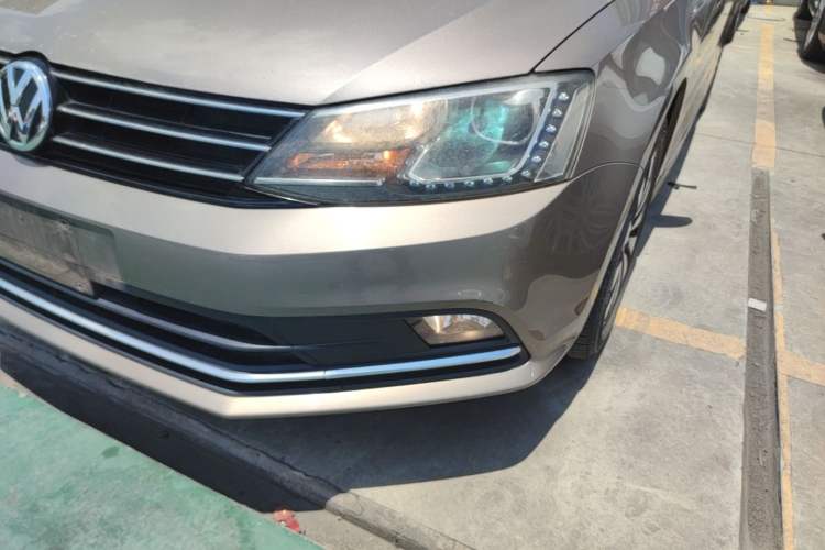 Used Volkswagen Sagitar 2017 1.6L Automatic Comfort Model Left Front Headlight